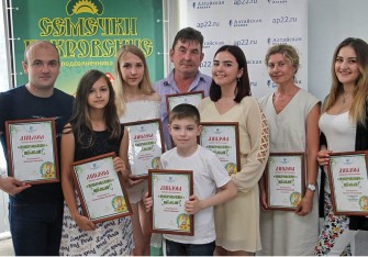 Организаторы фотоконкурса «Покровские щёлкай!» наградили победителей и призеров